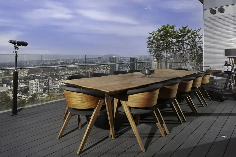 MR·V Flat · comedor en terraza