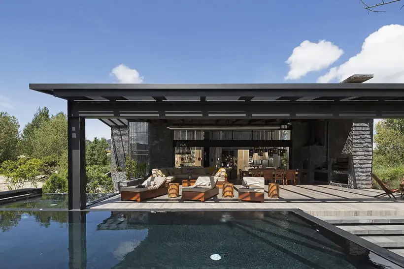 LS House · terraza y alberca