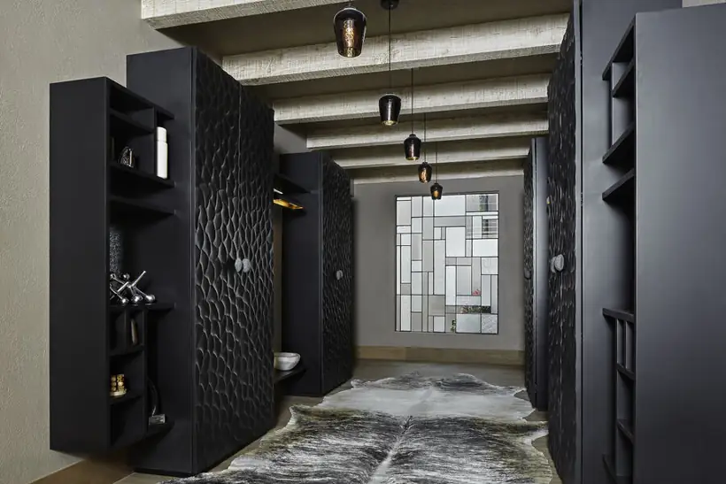 CH House · vestidor
