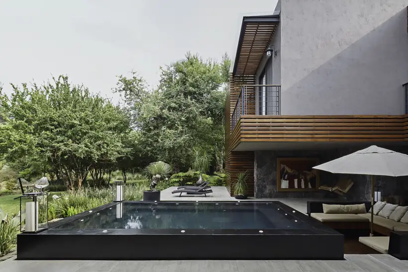 BS House · alberca