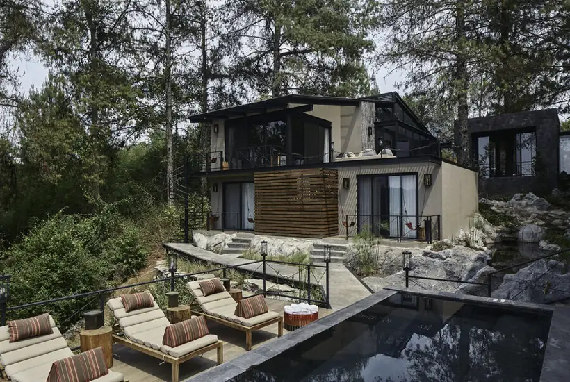 Valley House · alberca